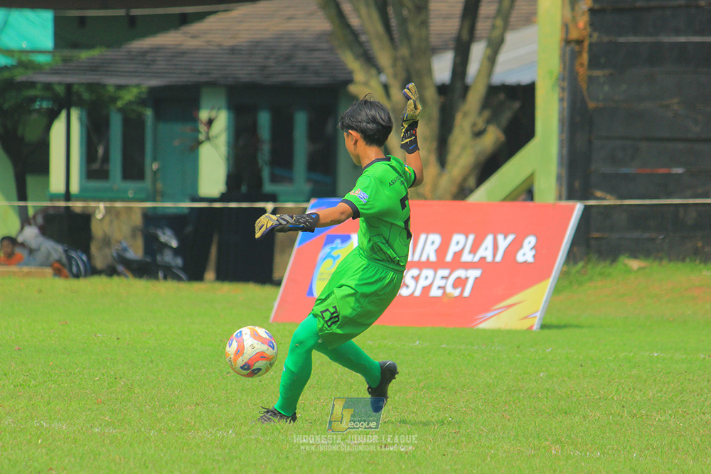 ijl u11 190426 proball football vs asia football school
