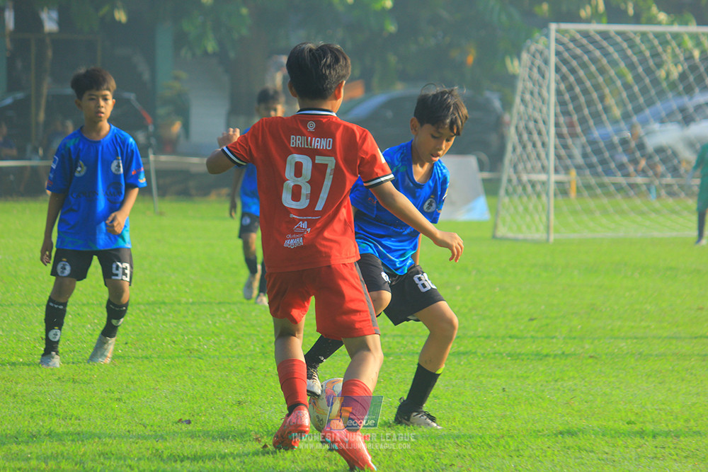 ijl u11 240526 steelford united vs kids soccer family
