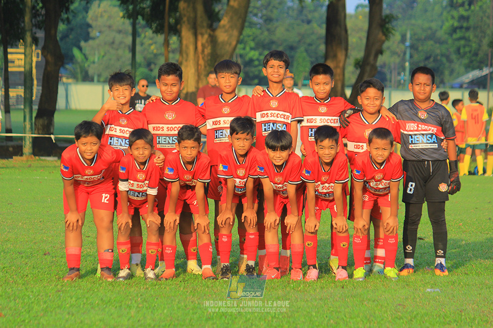 ijl u11 240526 steelford united vs kids soccer family