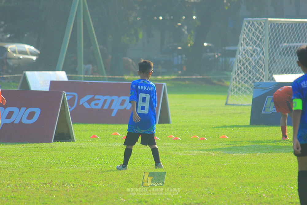 ijl u11 240526 steelford united vs kids soccer family
