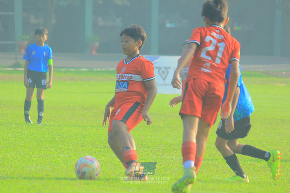 ijl u11 240526 steelford united vs kids soccer family