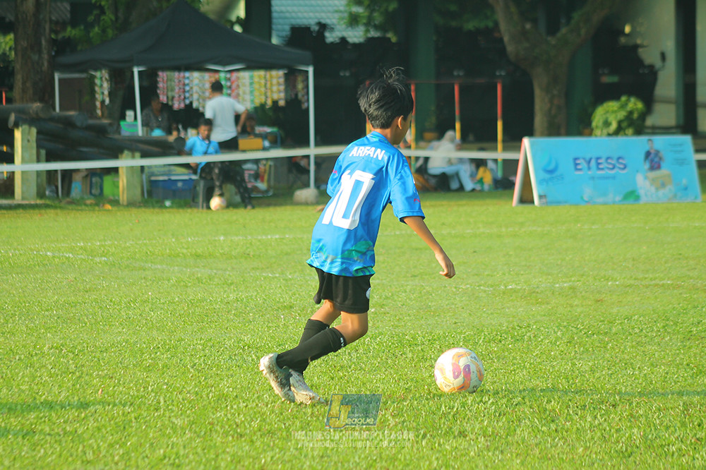 ijl u11 240526 steelford united vs kids soccer family