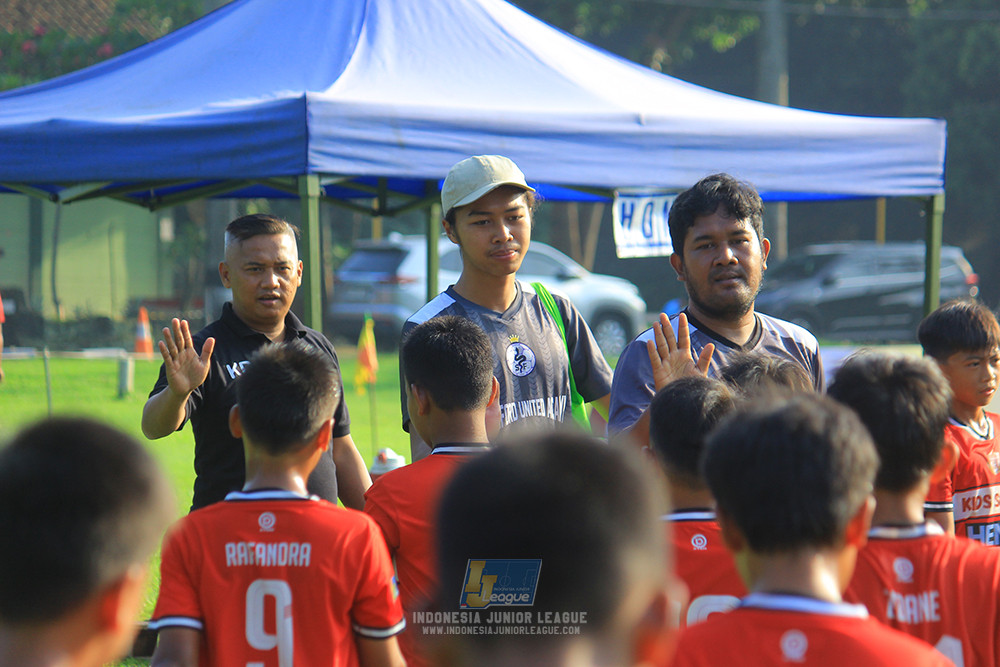 ijl u11 240526 steelford united vs kids soccer family