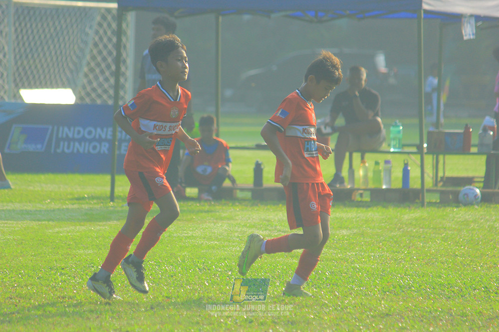 ijl u11 240526 steelford united vs kids soccer family