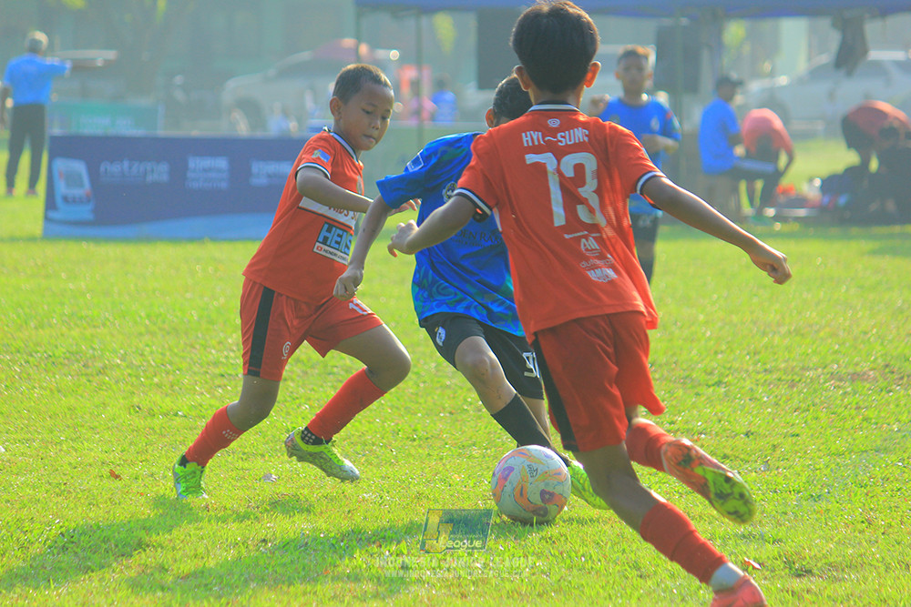 ijl u11 240526 steelford united vs kids soccer family