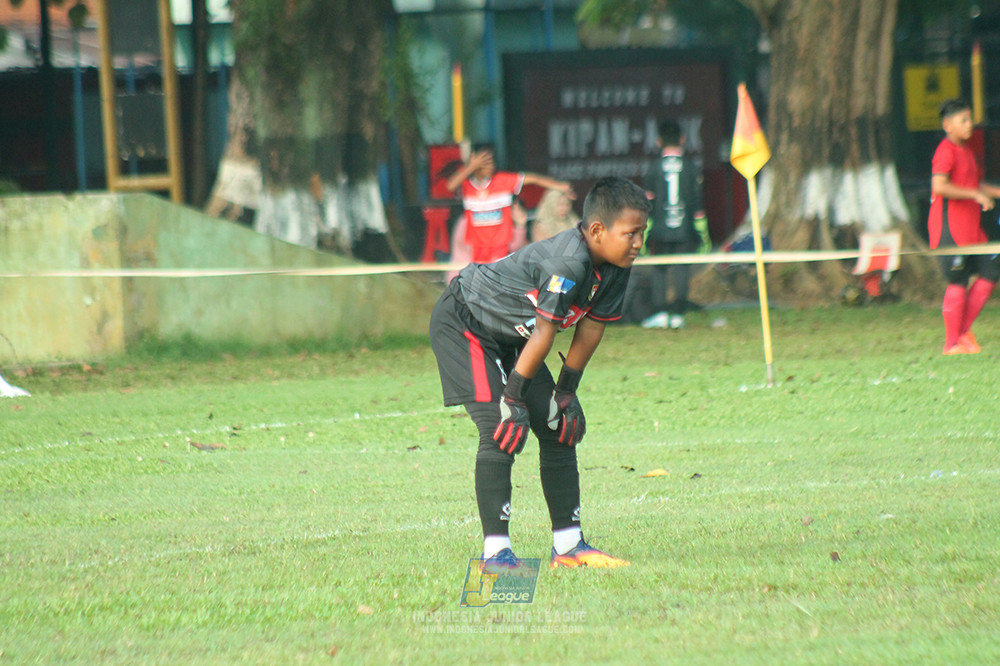 ijl u11 240526 steelford united vs kids soccer family
