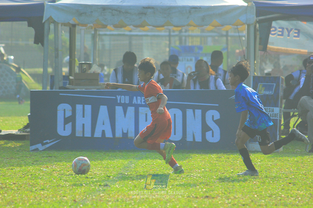 ijl u11 240526 steelford united vs kids soccer family