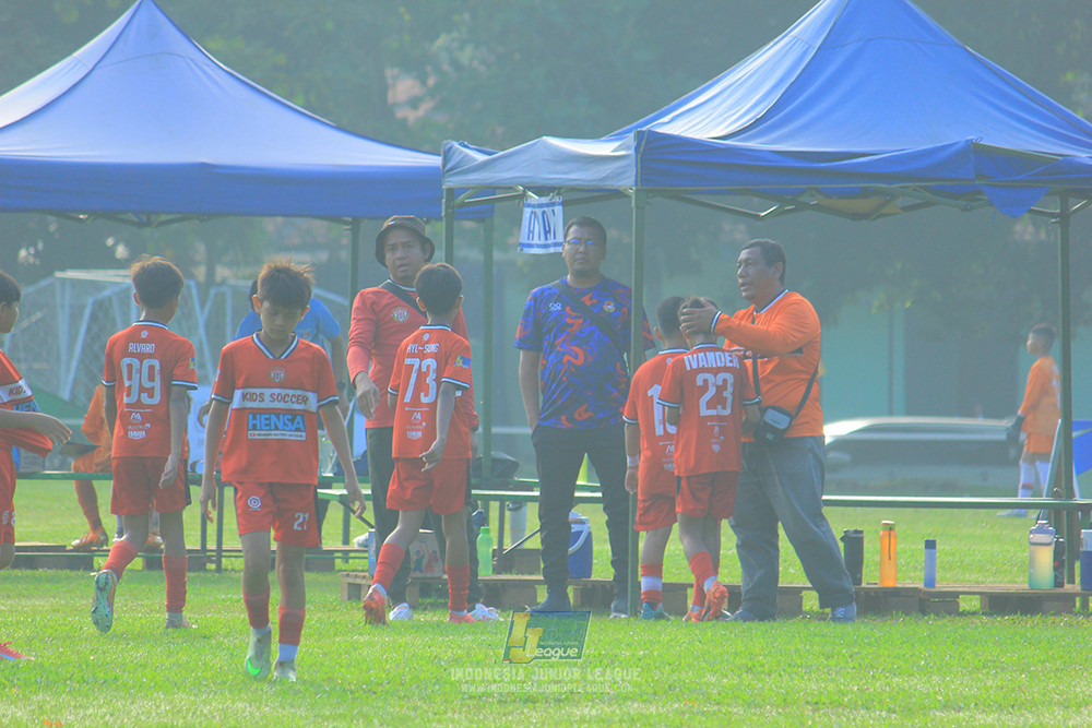 ijl u11 240526 steelford united vs kids soccer family