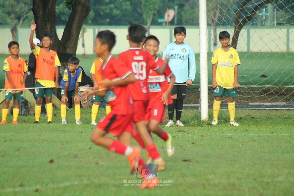 ijl u11 240526 steelford united vs kids soccer family