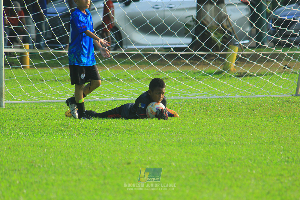 ijl u11 240526 steelford united vs kids soccer family