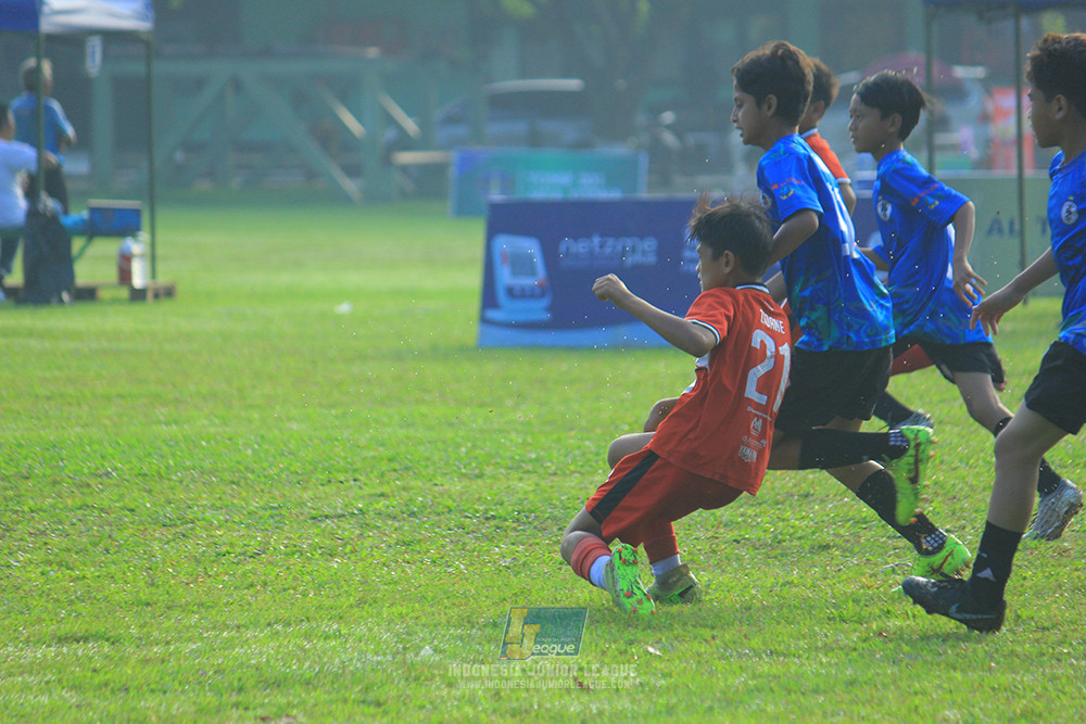 ijl u11 240526 steelford united vs kids soccer family