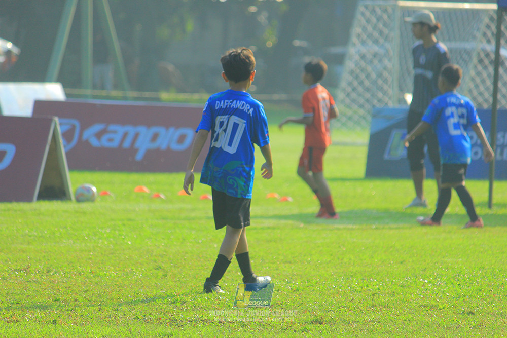 ijl u11 240526 steelford united vs kids soccer family