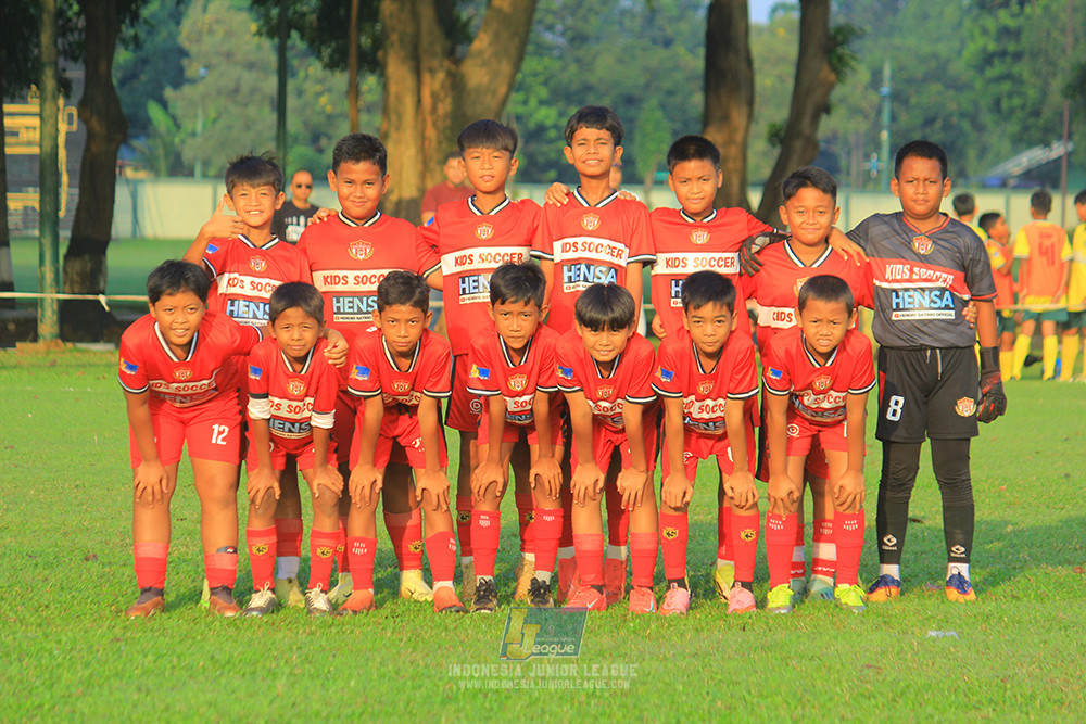 ijl u11 240526 steelford united vs kids soccer family