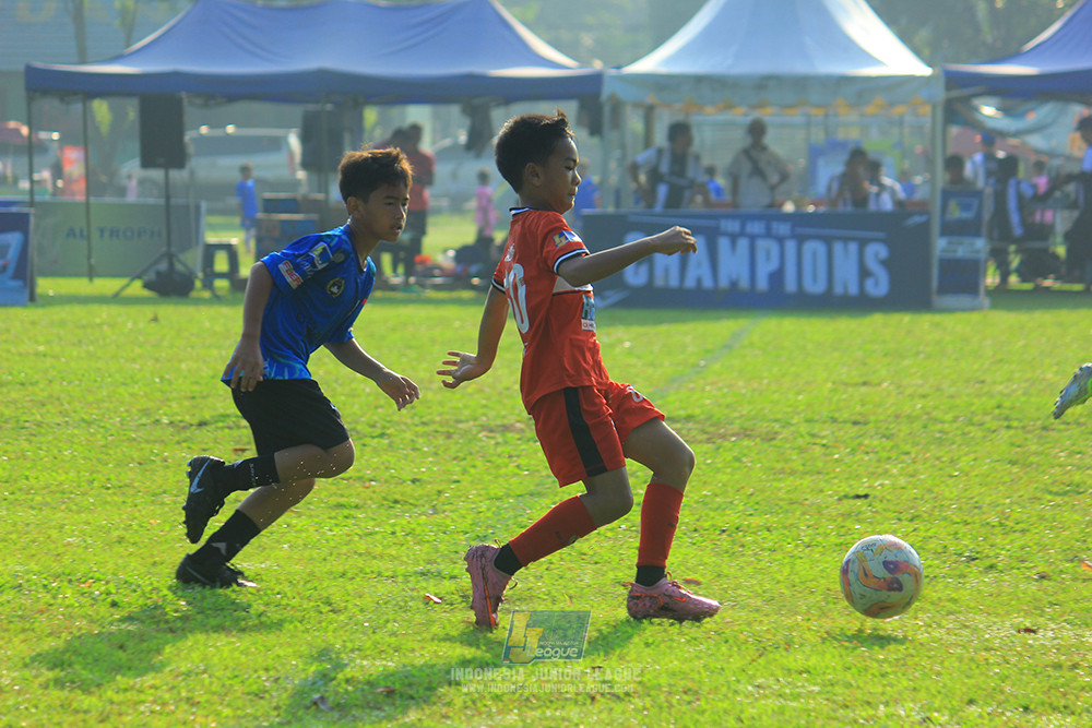 ijl u11 240526 steelford united vs kids soccer family