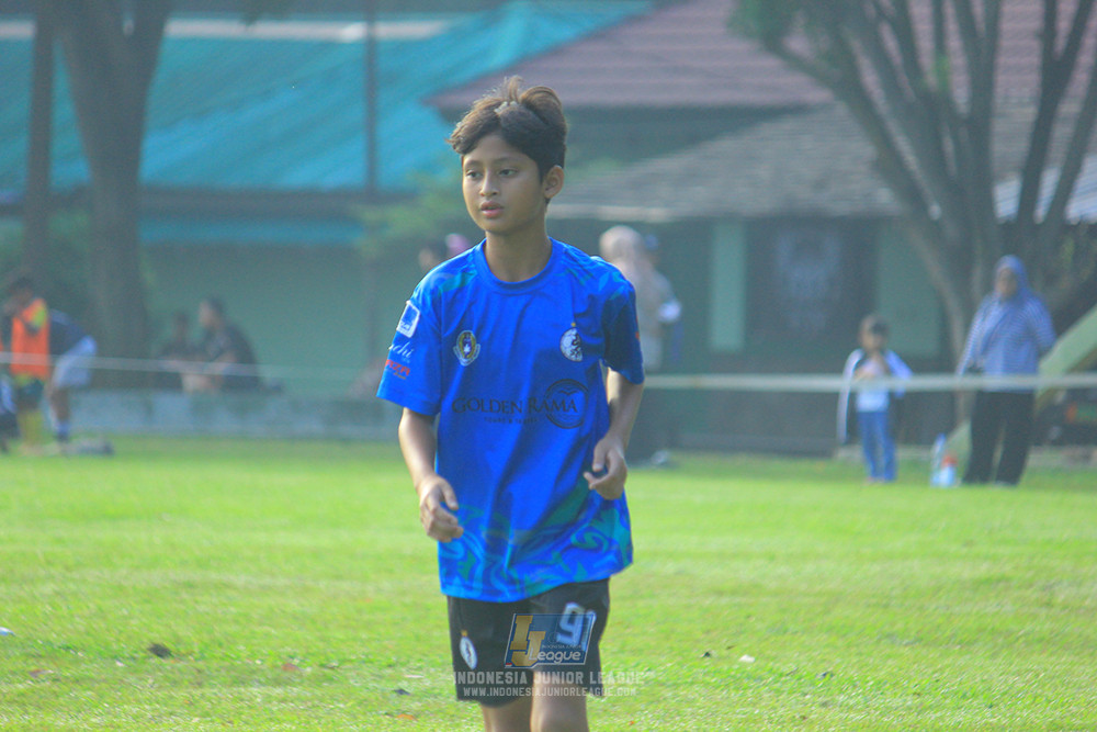 ijl u11 240526 steelford united vs kids soccer family
