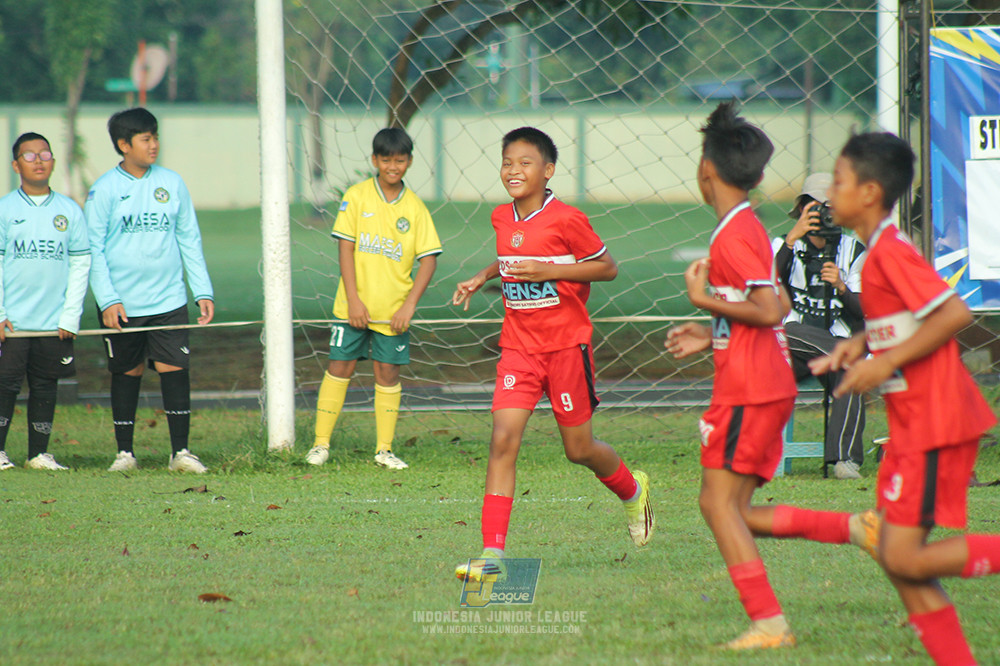 ijl u11 240526 steelford united vs kids soccer family