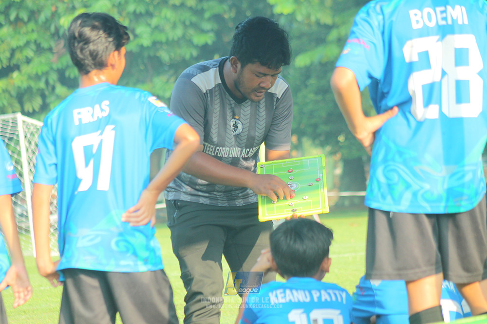 ijl u11 240526 steelford united vs kids soccer family