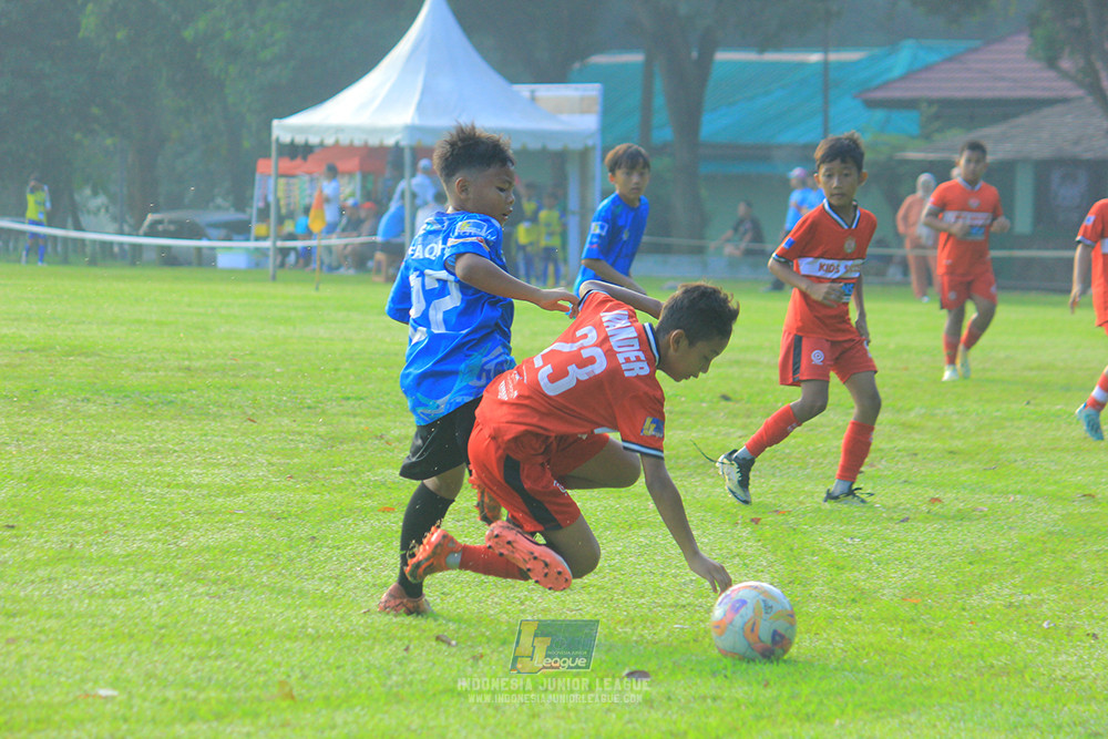 ijl u11 240526 steelford united vs kids soccer family