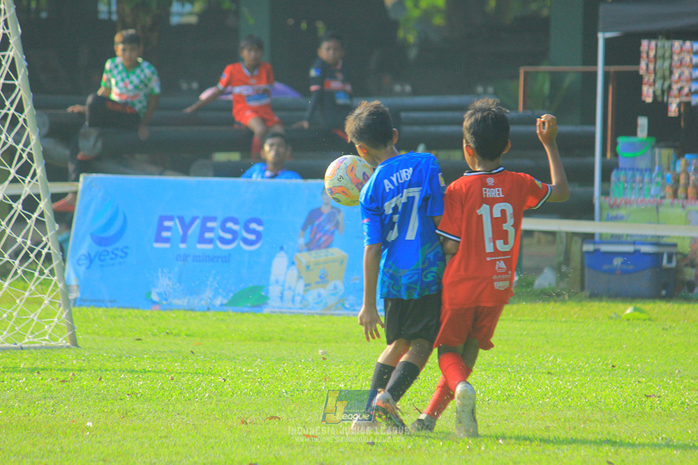 ijl u11 240526 steelford united vs kids soccer family