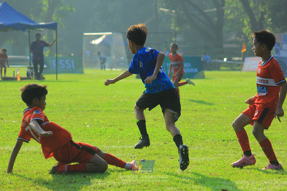 ijl u11 240526 steelford united vs kids soccer family