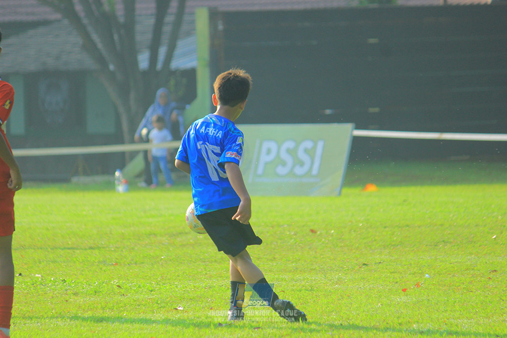 ijl u11 240526 steelford united vs kids soccer family