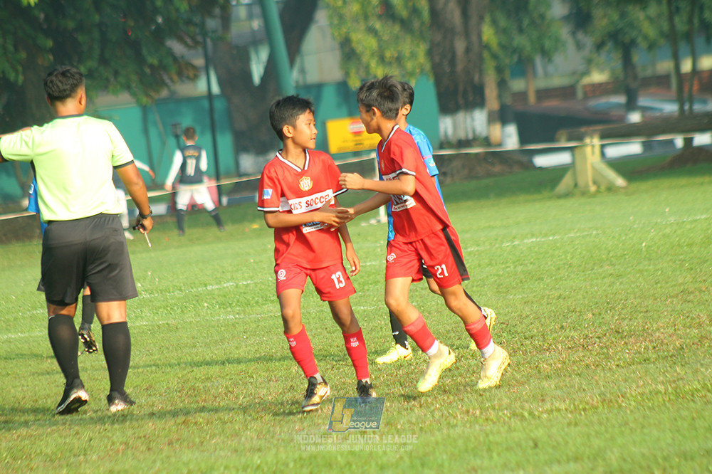 ijl u11 240526 steelford united vs kids soccer family