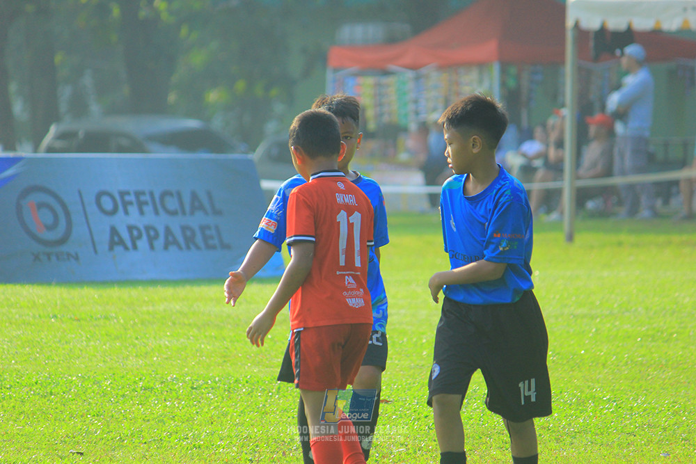 ijl u11 240526 steelford united vs kids soccer family