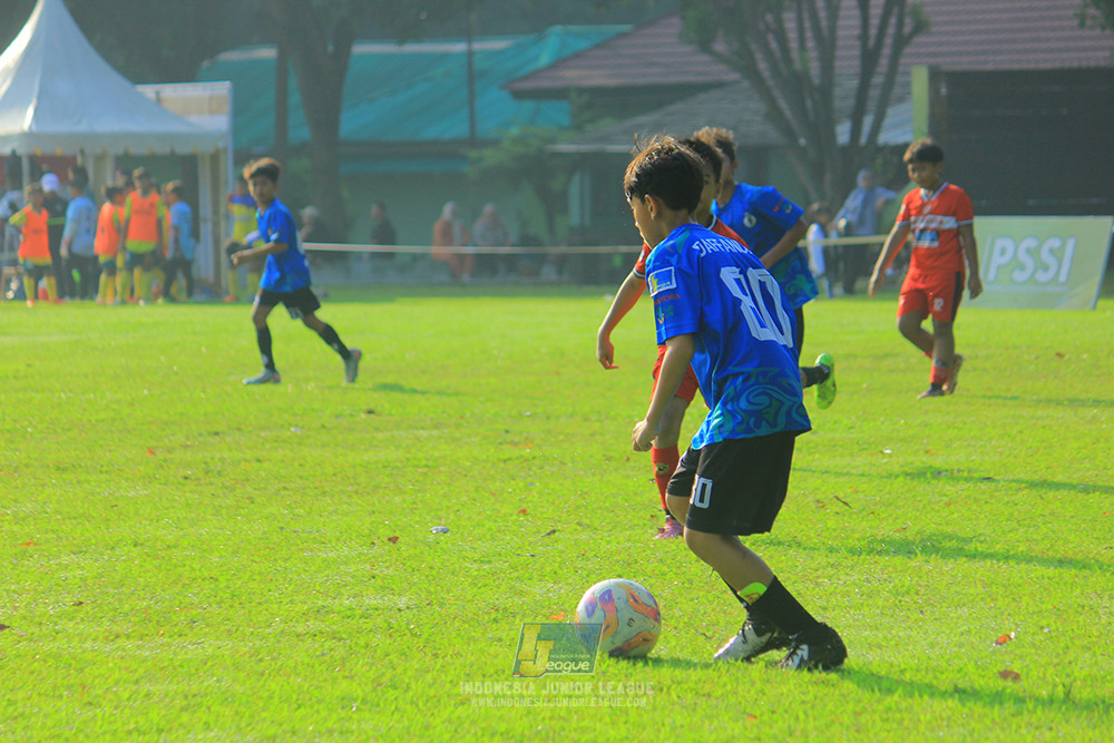 ijl u11 240526 steelford united vs kids soccer family
