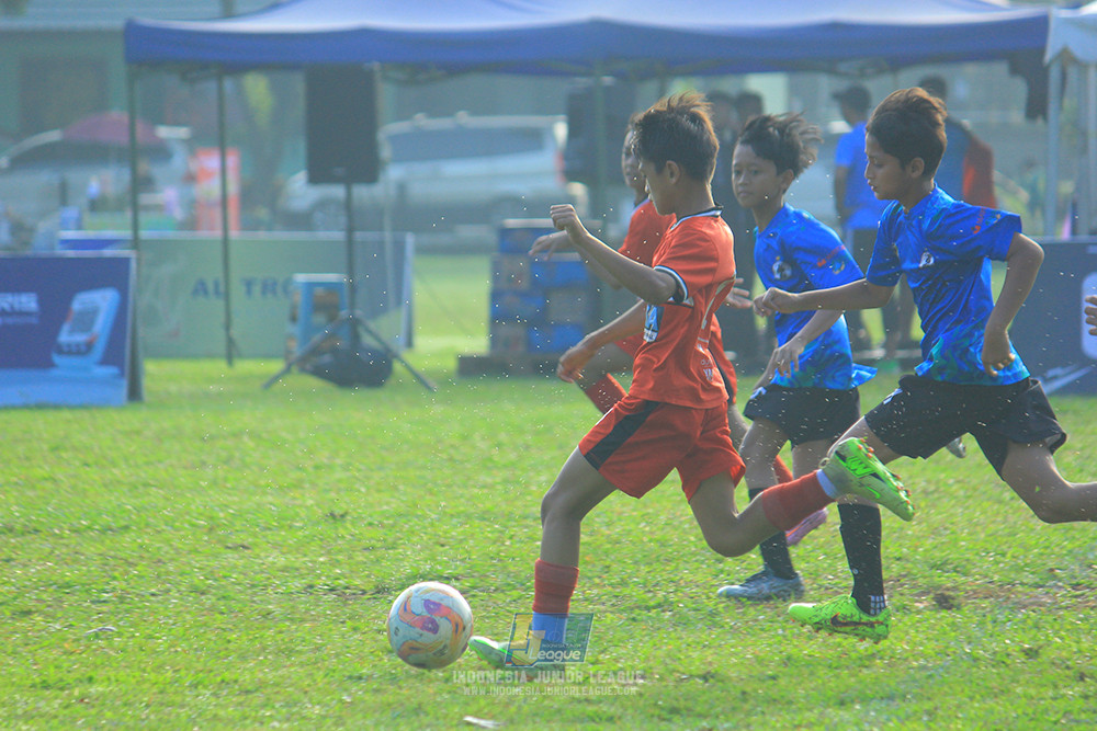 ijl u11 240526 steelford united vs kids soccer family