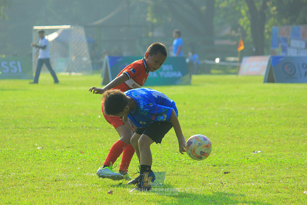 ijl u11 240526 steelford united vs kids soccer family