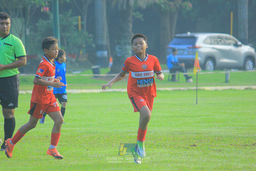 ijl u11 240526 steelford united vs kids soccer family