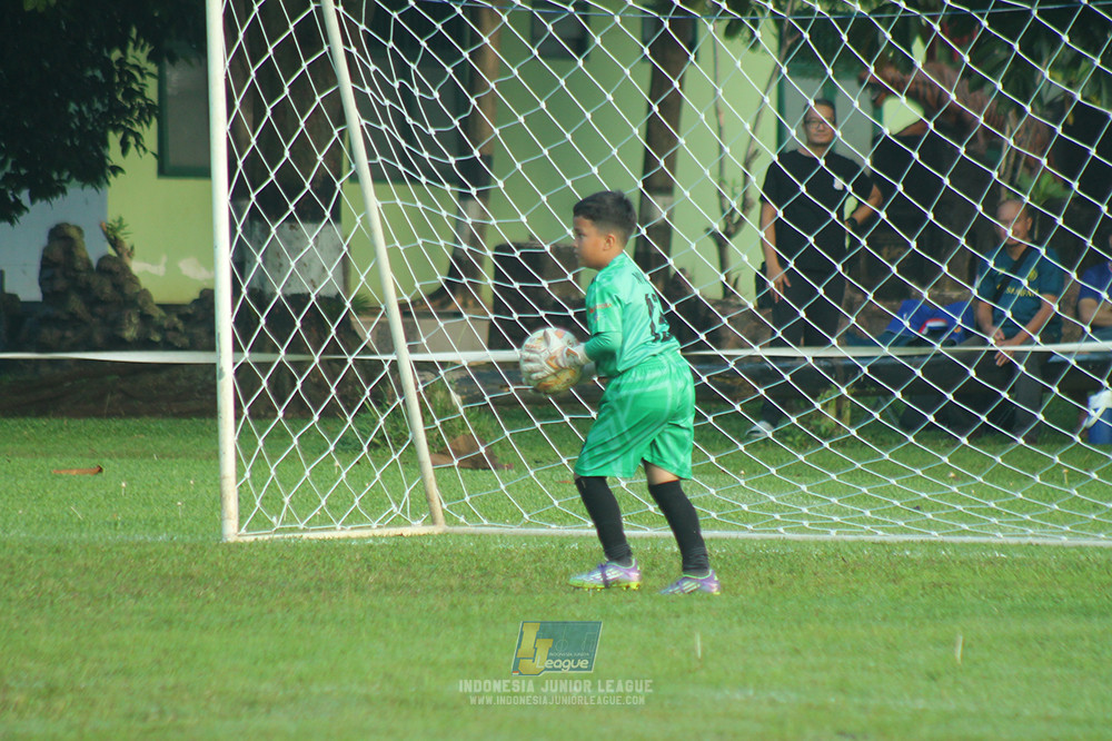 ijl u11 240526 steelford united vs kids soccer family