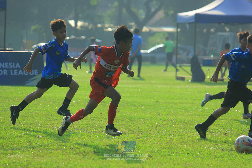 ijl u11 240526 steelford united vs kids soccer family