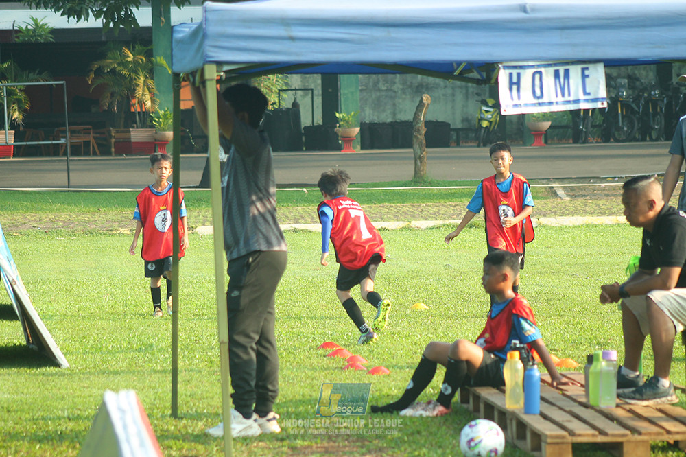 ijl u11 240526 steelford united vs kids soccer family