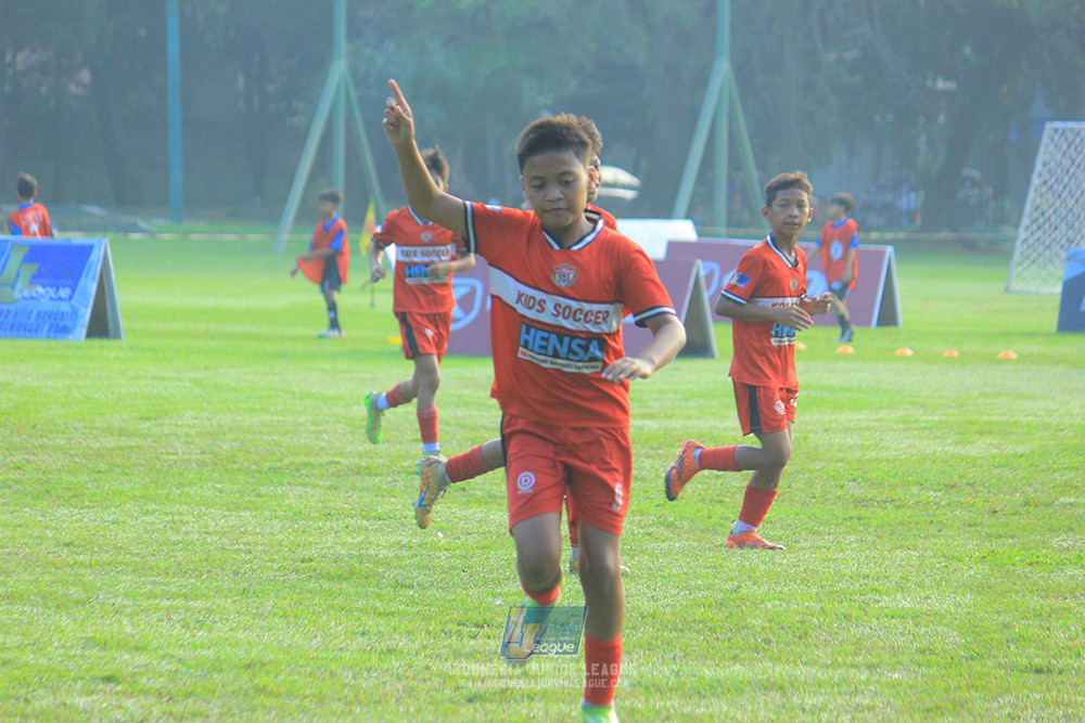 ijl u11 240526 steelford united vs kids soccer family