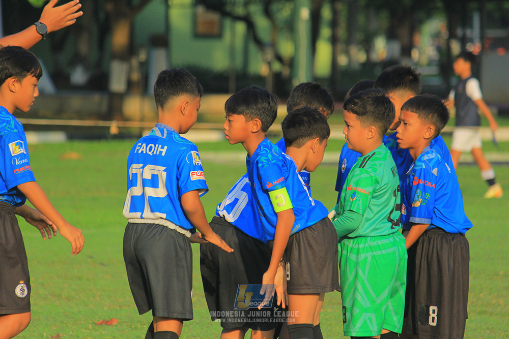 ijl u11 240526 steelford united vs kids soccer family