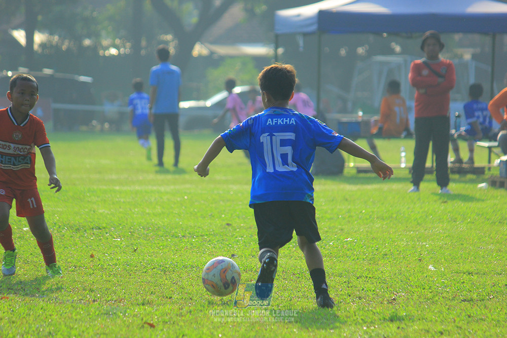 ijl u11 240526 steelford united vs kids soccer family