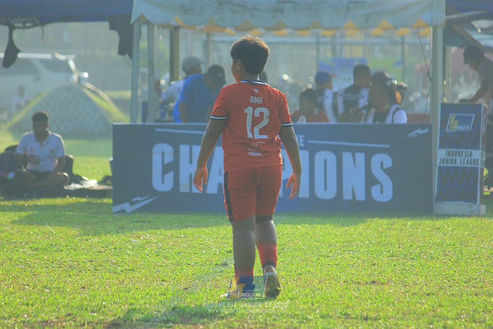 ijl u11 240526 steelford united vs kids soccer family