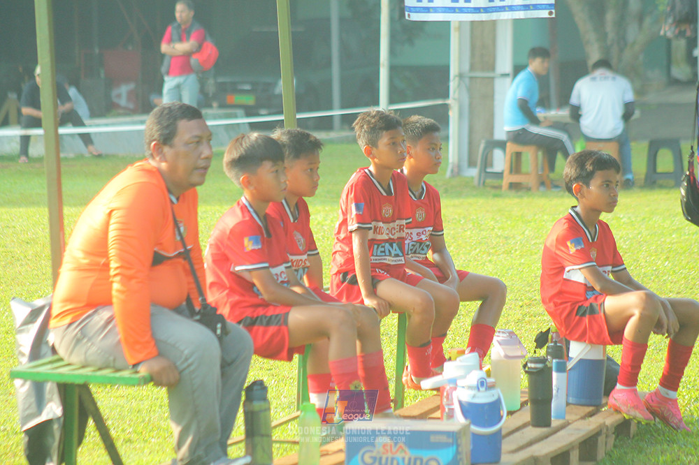 ijl u11 240526 steelford united vs kids soccer family