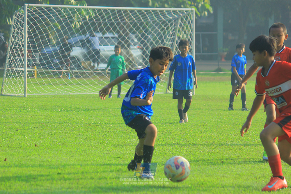 ijl u11 240526 steelford united vs kids soccer family