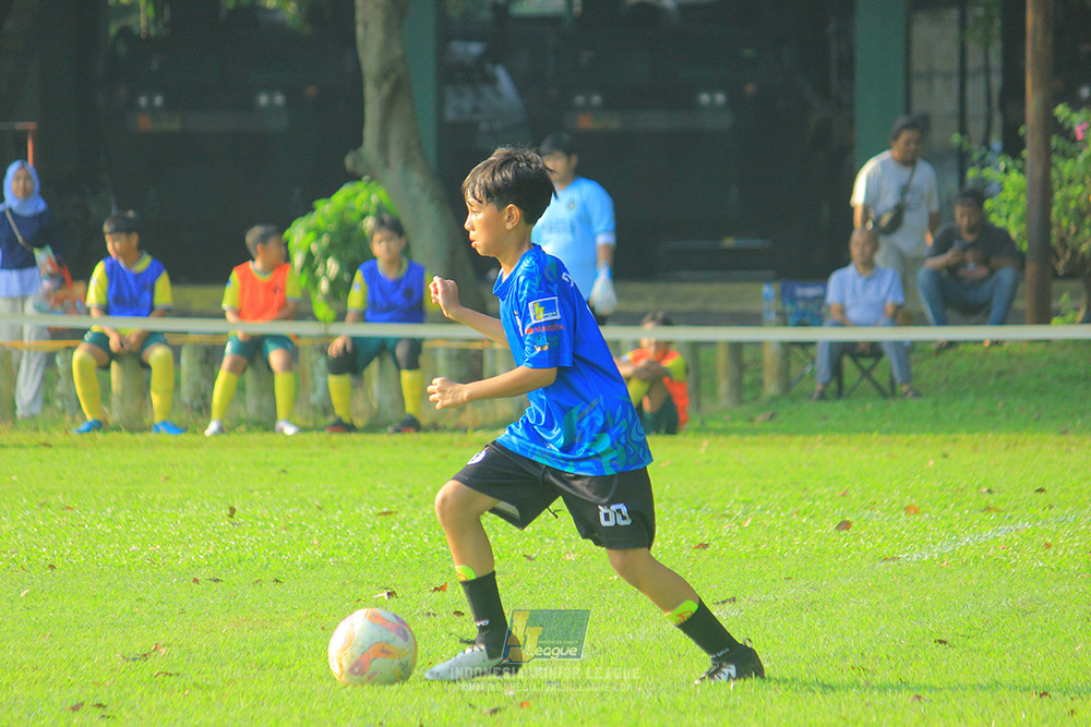 ijl u11 240526 steelford united vs kids soccer family