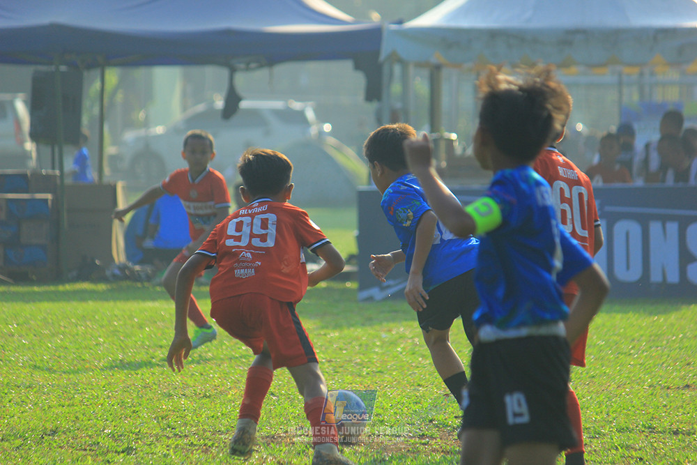 ijl u11 240526 steelford united vs kids soccer family