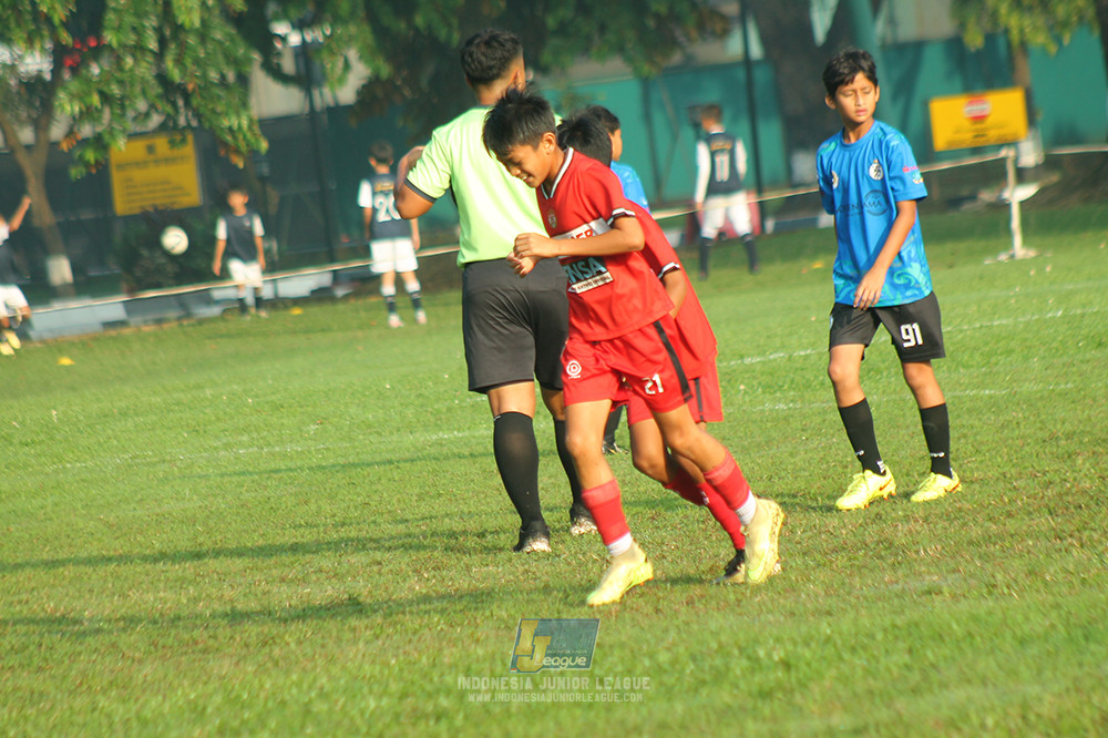 ijl u11 240526 steelford united vs kids soccer family