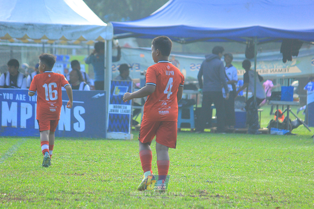 ijl u11 240526 steelford united vs kids soccer family