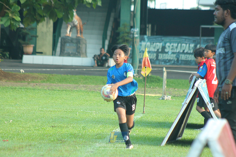 ijl u11 240526 steelford united vs kids soccer family
