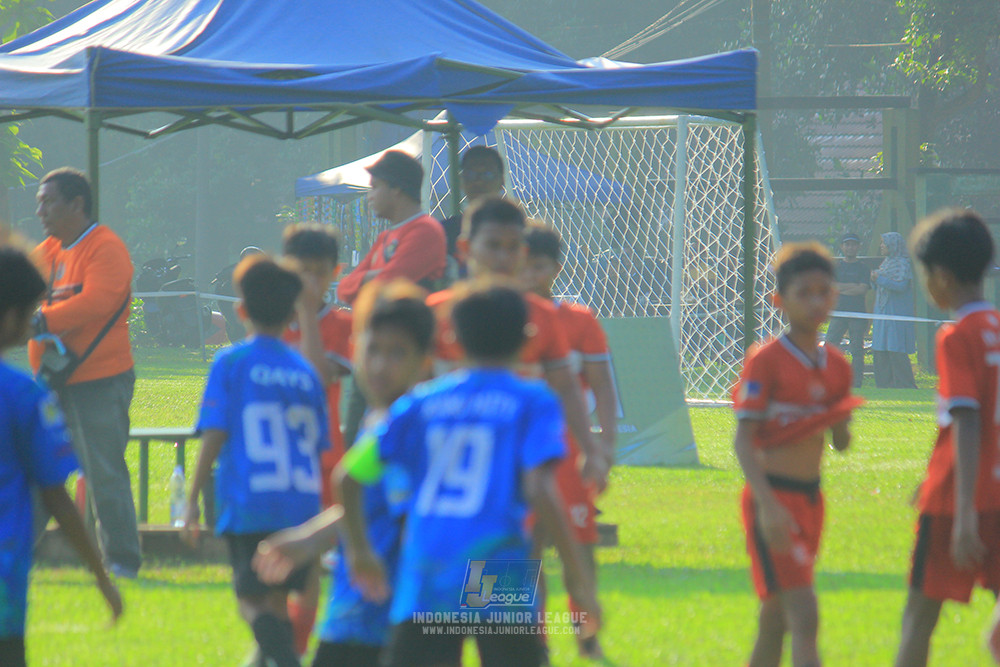 ijl u11 240526 steelford united vs kids soccer family