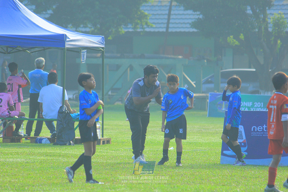 ijl u11 240526 steelford united vs kids soccer family