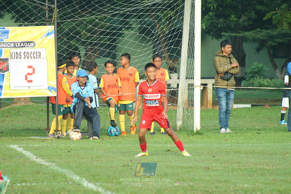 ijl u11 240526 steelford united vs kids soccer family