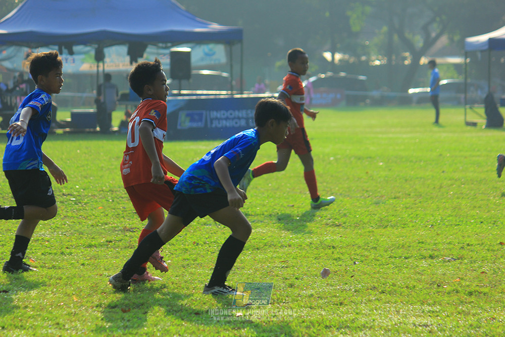 ijl u11 240526 steelford united vs kids soccer family