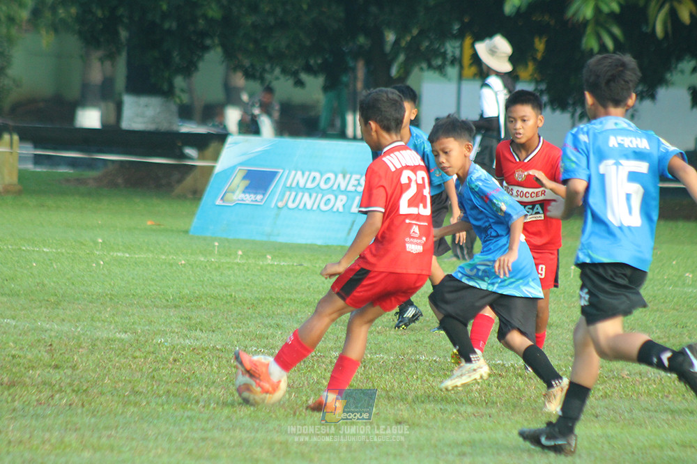 ijl u11 240526 steelford united vs kids soccer family